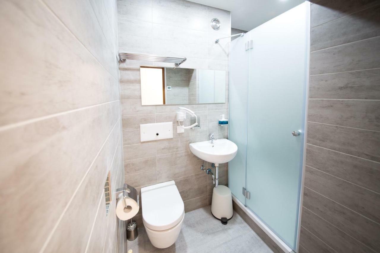Studio 20Qm Mit Balkon Und Innenpool - 22040 施卢赫湖 外观 照片