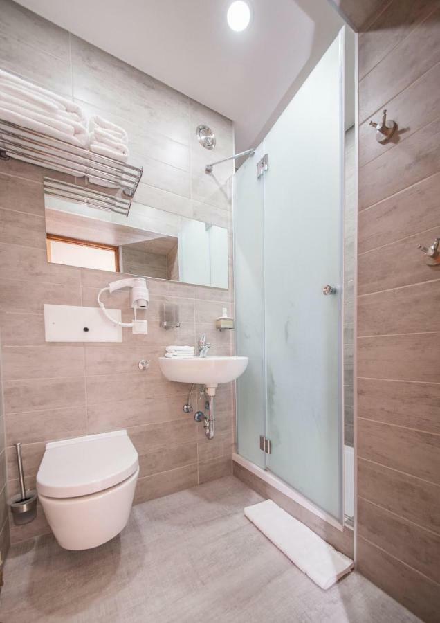 Studio 20Qm Mit Balkon Und Innenpool - 22040 施卢赫湖 外观 照片